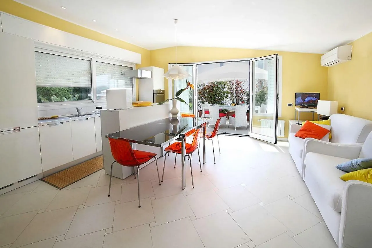 دْيانو مارينا Villa Marina Apartments 2*, دْيانو مارينا إيطاليا