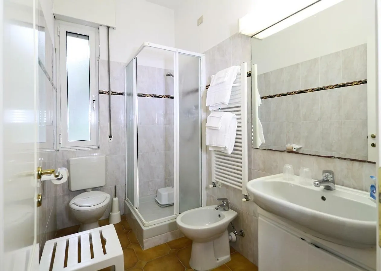 Villa Marina Apartments Diano Marina 2*,